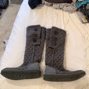 Grey knit ugh boots